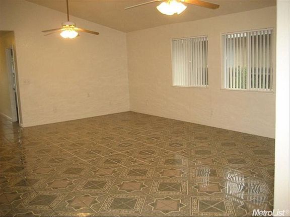 4th image of 3915 Branch St