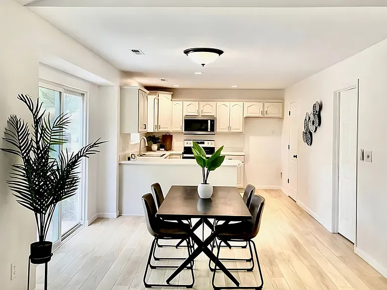 81 E Southbrook Ct — Photo 5