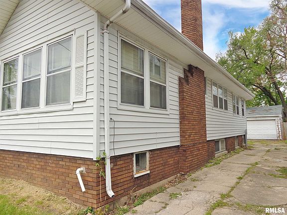 5th image of 2111 W Barker Ave