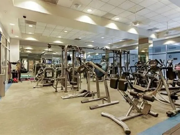 200 Riverside Boulevard image 17 of 18