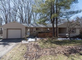 905 Robin Rd, Ann Arbor, MI 48103