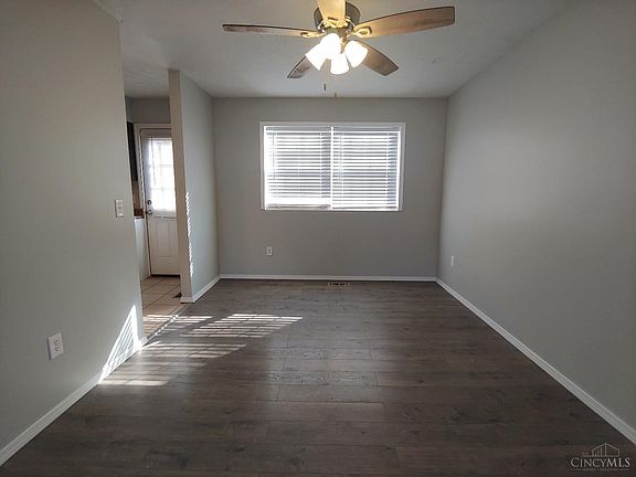 4th image of 1423 Woodville Pike