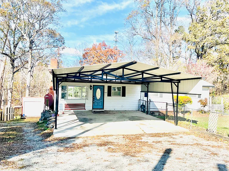 1727 Triangle Cir — Photo 1
