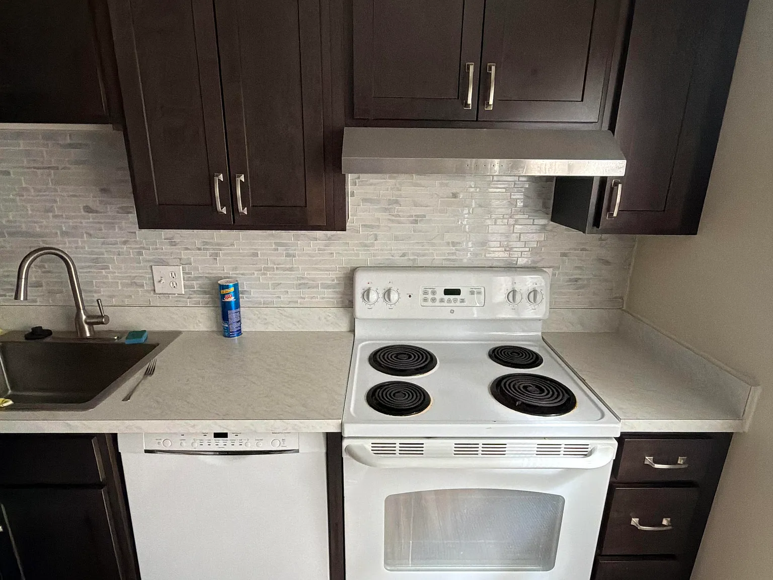 2 bed, 1200 sqft, $1,595 — Photo 1