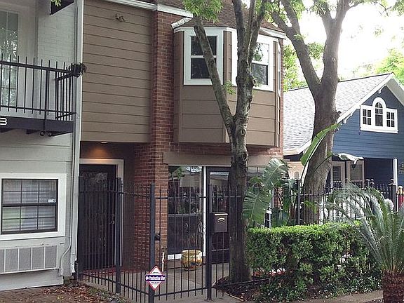 210 Stratford C