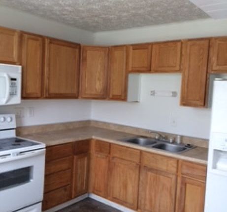 5th image of 3620 Welch Dr