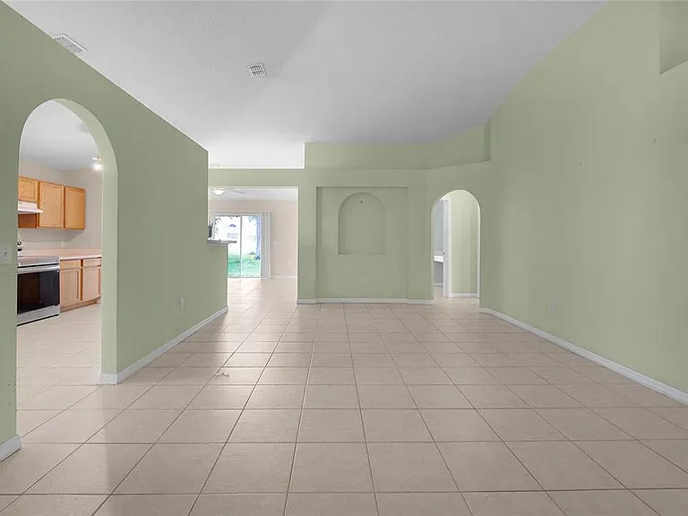 265 Jocelyn Dr — Photo 16