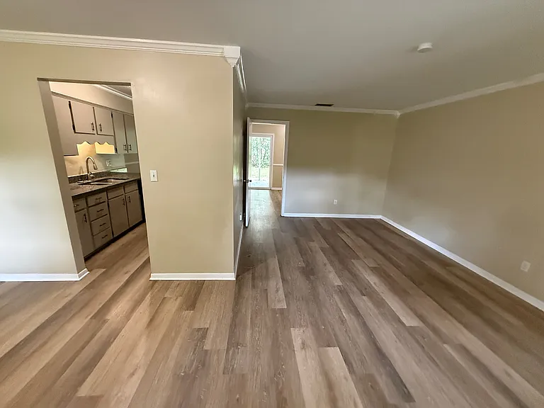 3537 NW 49th Ave — Photo 4