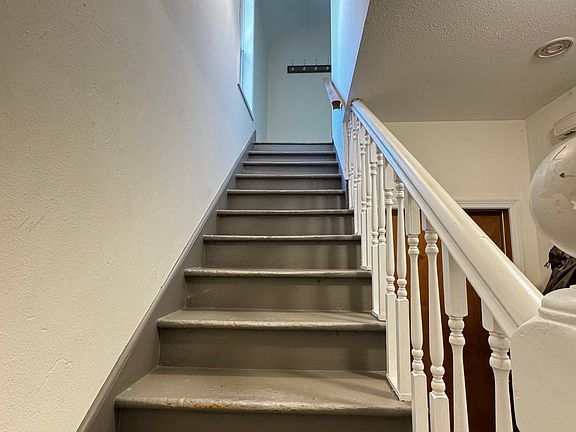 4th image of 2123 SE 12th Ave Unit 2