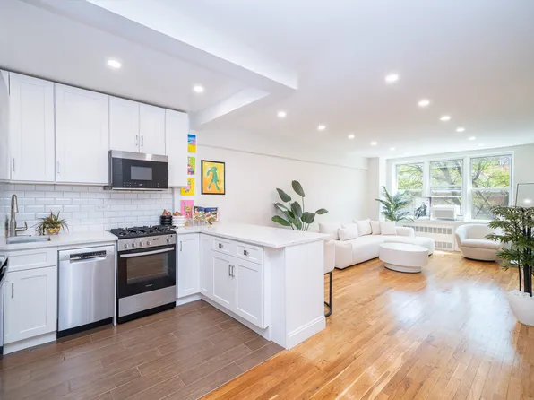 740 East 32nd Street image 8 of 19