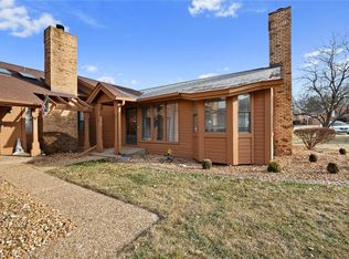 2039 Avignon Dr #F, Saint Charles, MO 63303