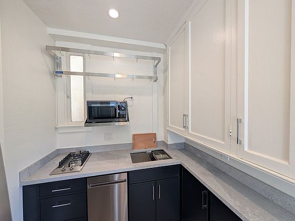 5th image of 3478 18th St #37