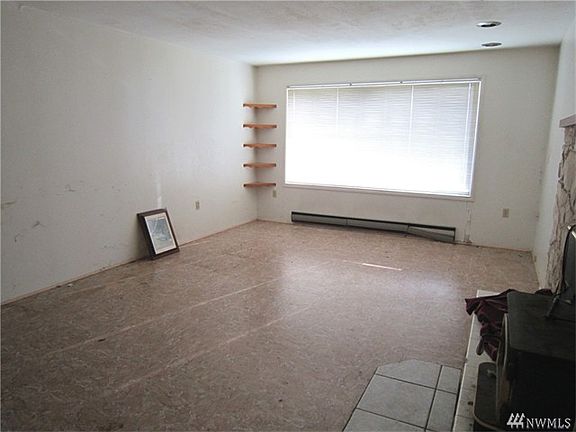 2nd image of 702 Reynvaan Dr