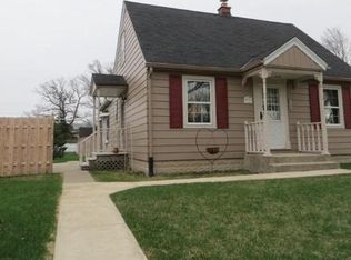 8721 W Stuth Ave, West Allis, WI 53227