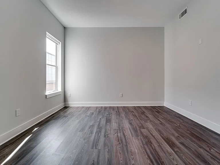 660 Grand St #310 — Photo 9