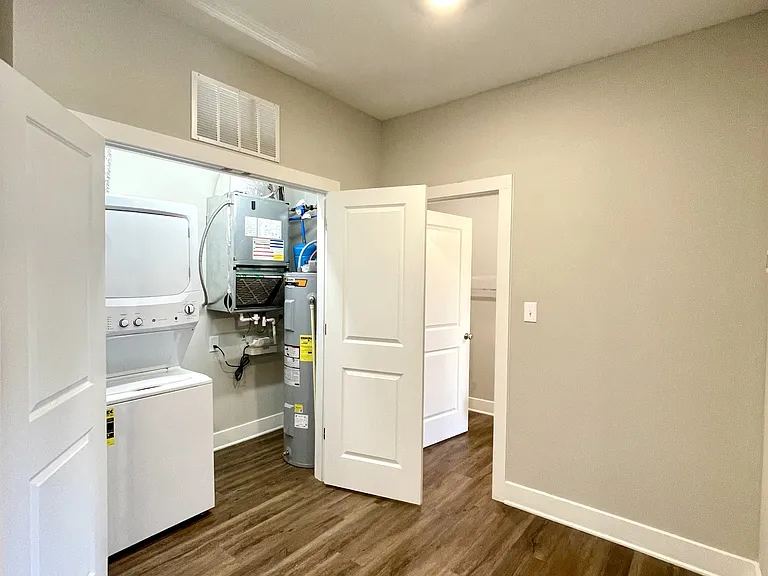 325 English Commons Drive — Photo 4