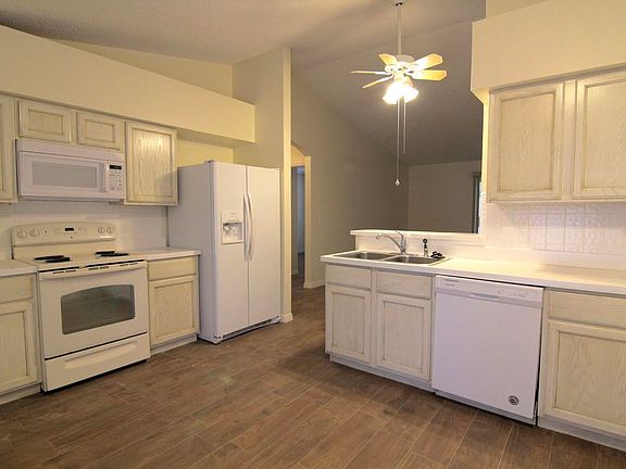 4th image of 3583 Egret Dr