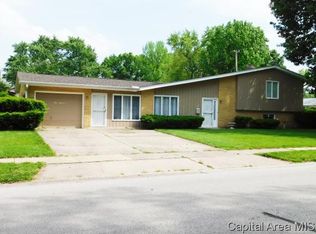 100 Glen Aire Dr, Springfield, IL 62703