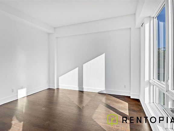4th image of 596 Washington Ave #4E
