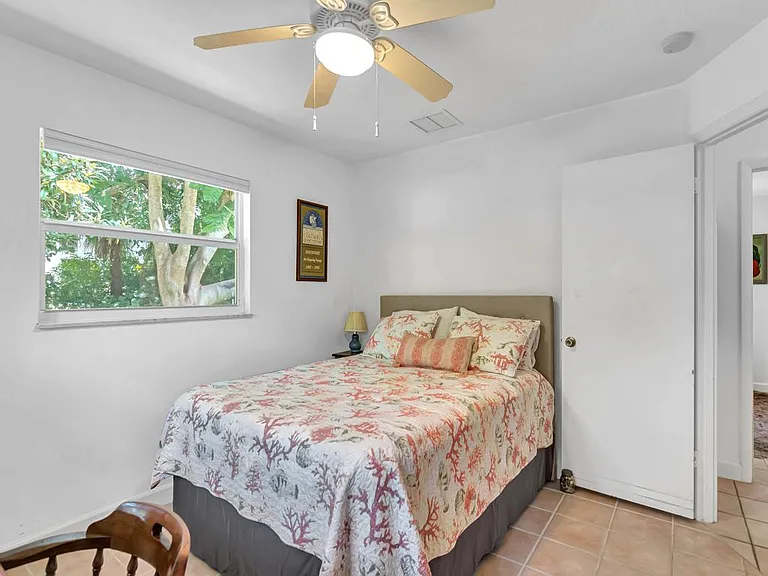 1545 Pelican Ln — Photo 21