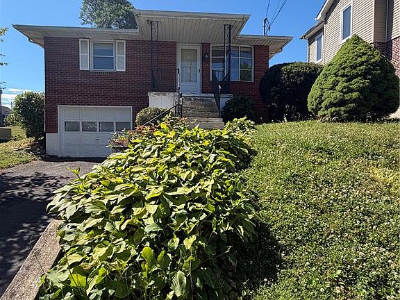 3rd image of 2206 3rd St