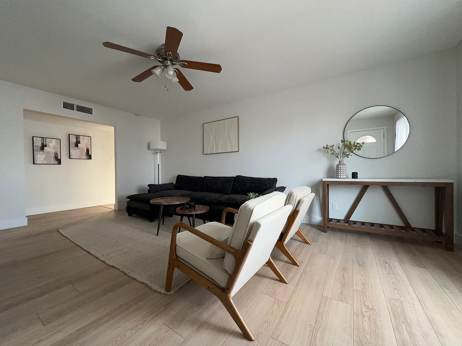 1 W Fairmont Dr — Photo 4