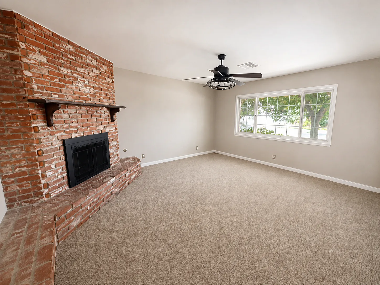 3 bed, 1470 sqft, $2,100 — Photo 2