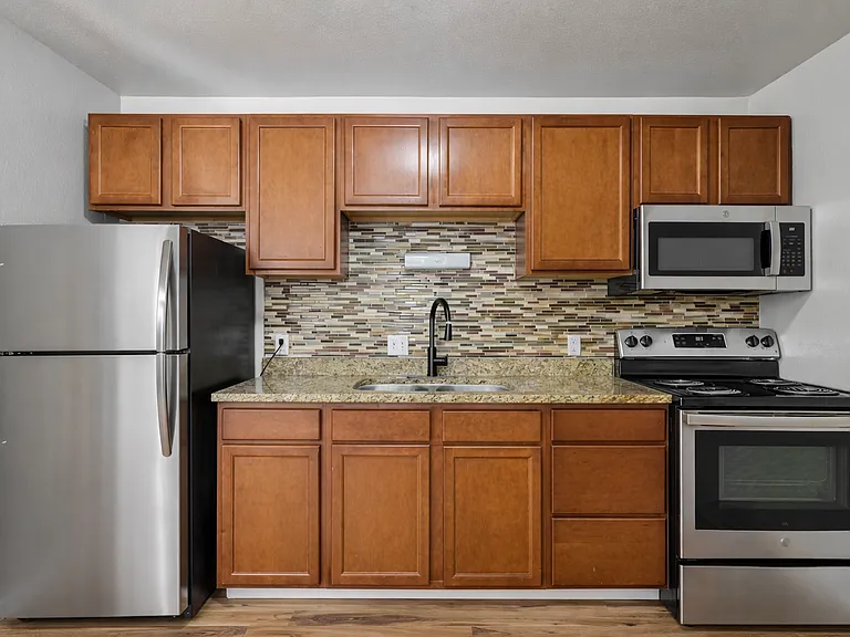 The Vista Heights Apartments — Photo 3