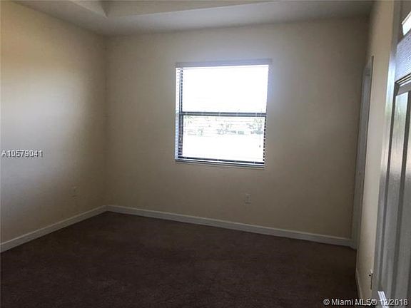 MASTER ROOM