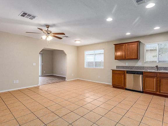 4th image of 2620 E Southgate Ave APT 2
