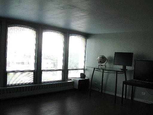 3rd image of 1400 E 55th Pl APT 602S