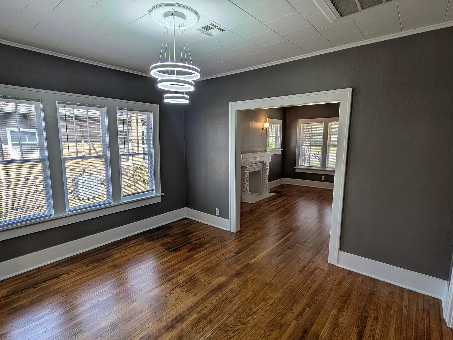 3 bed, 1274 sqft, $2,000 — Photo 2