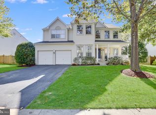 17232 Pickwick Dr, Purcellville, VA 20132