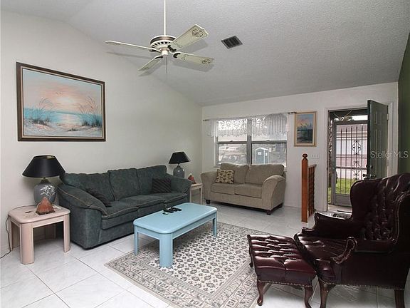 3rd image of 94 Mark Twain Ln