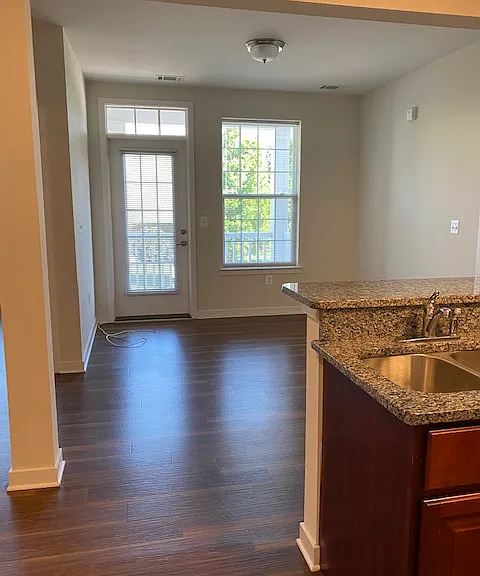 301 Carols Pl — Photo 2