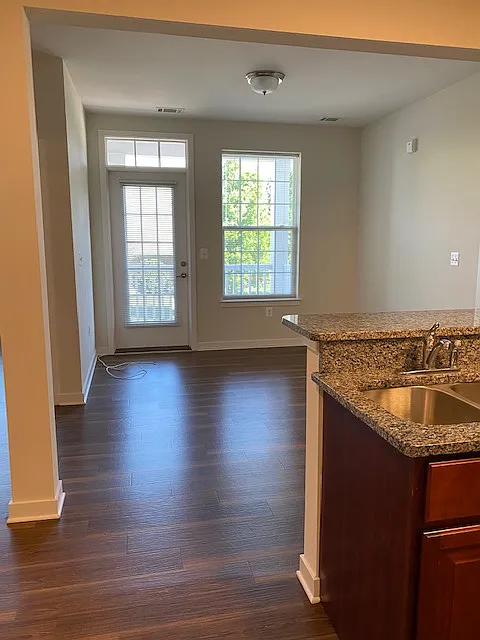 Building Photo - 301 Carols Pl