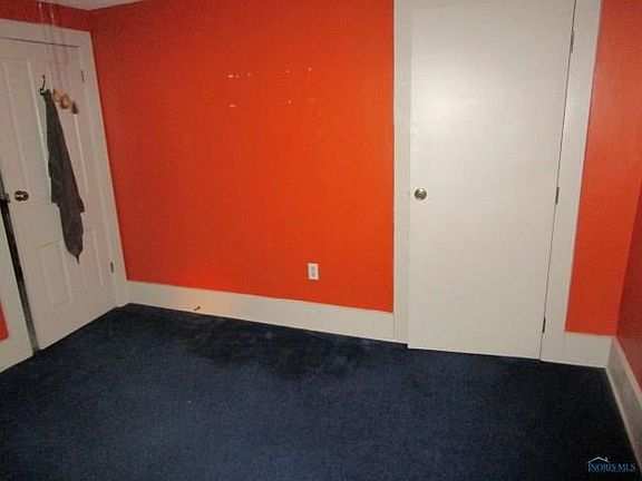 3rd image of 112 Elm St