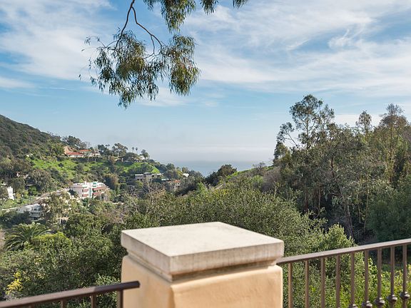 2nd image of 3615 Rambla Pacifico