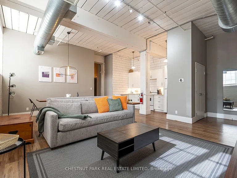 1135 Dundas St E #1 — Photo 5