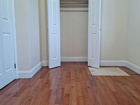 BR with closet