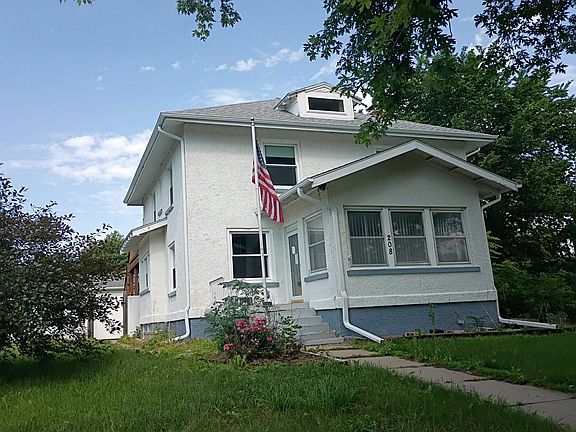 3rd image of 208 N 4th St