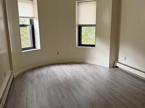 2nd image of 3146 Washington St #2