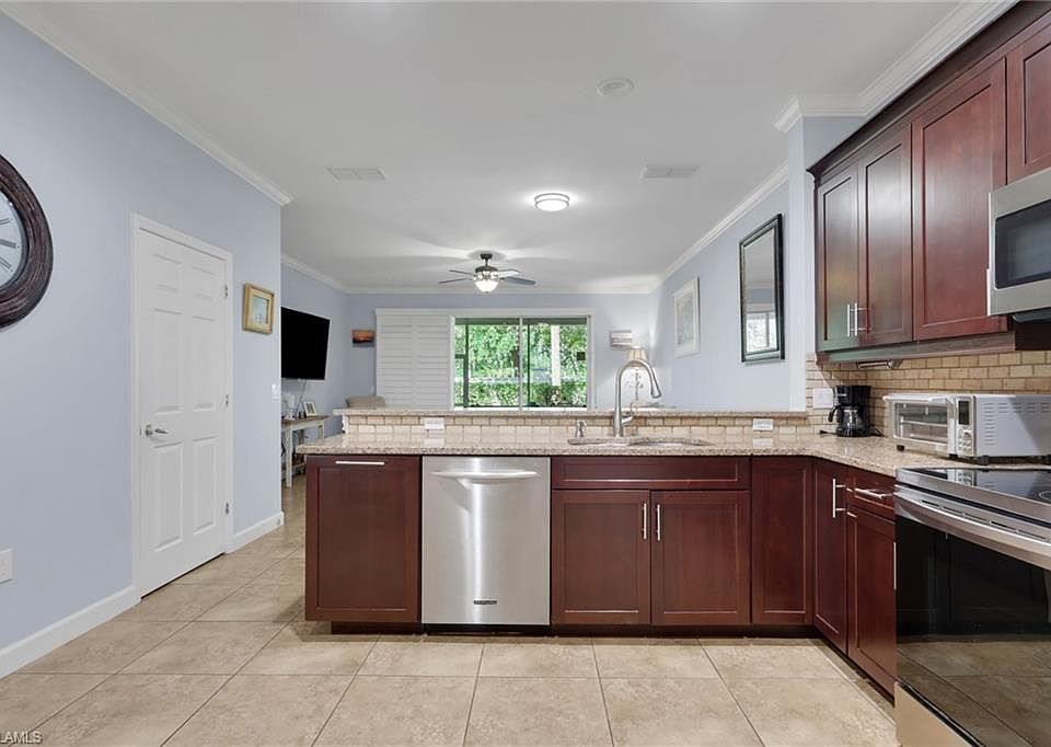 1st image of 1289 Oxford LN #228