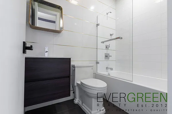 Rented by Evergreen Apartments BK | media 5