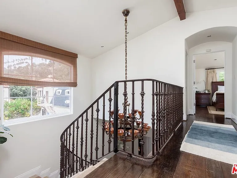 703 Palisades Beach Rd — Photo 20