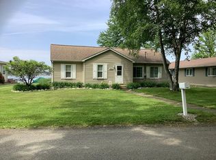 1061 Clifford Lake Dr, Stanton, MI 48888