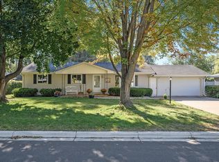 3213 Canterbury Dr, Bloomington, MN 55431