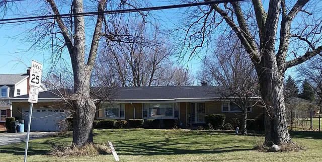 1025 S Villa Ave photo 1