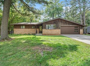 8441 Riverview Ln, Minneapolis, MN 55444