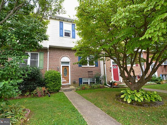 3rd image of 5 Oak Crest Ct